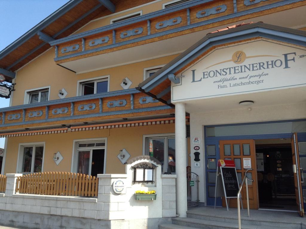 Leonsteinerhof Acomodação com café da manhã Exterior foto