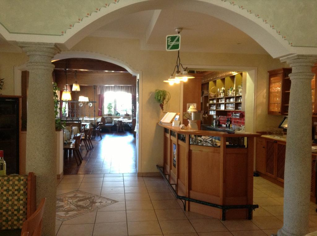 Leonsteinerhof Acomodação com café da manhã Exterior foto